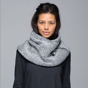 Lululemon Toatally Toasty Neck Warmer